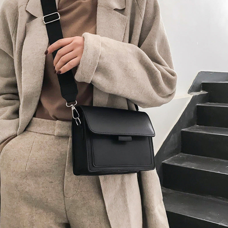 SENNA - CLASSIC CROSSBODY BAG